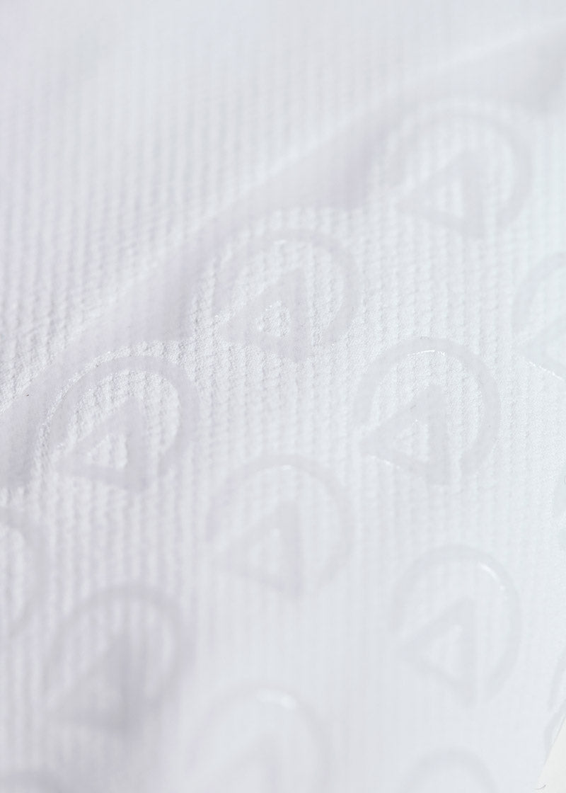 Detailed view of the Affinity® Silicone full seat on the breech, providing a fully flexible, secure grip.