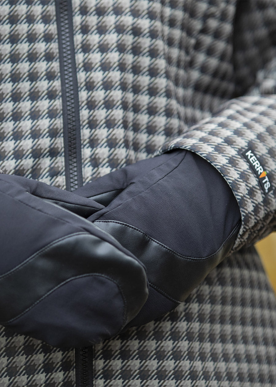 Close-up of Kerrits Coach's Mitten detailing.