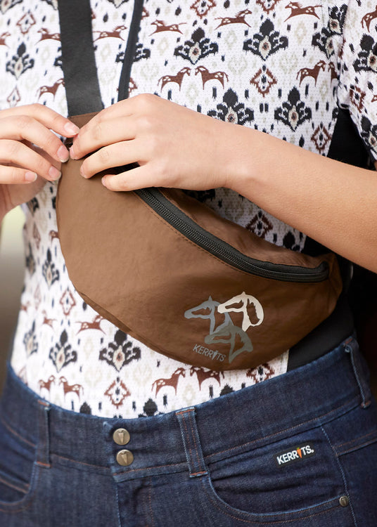 BAY BROWN/ HORSE::variant::In Hand Graphic Hip Pack